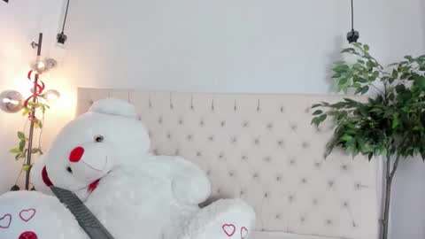 Victoria online show from May 11, 8:06 pm