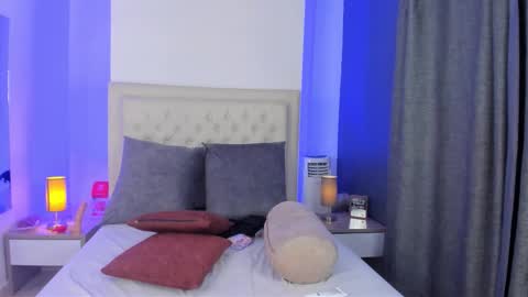 Snapshot of victoria_coxx chatting on September 30, 3:00 am Victoria online show from September 30, 3:00 am
