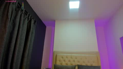 Snapshot of victoria_coxx chatting on October 12, 7:57 pm Victoria online show from October 12, 7:57 pm