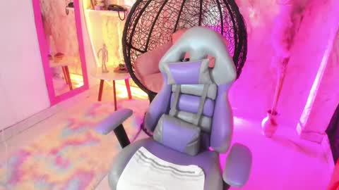 victoria_floyd1 online show from February 27, 9:43 am