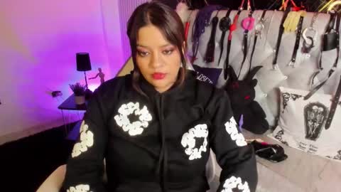 victoria_floyd1 online show from January 10, 1:46 pm