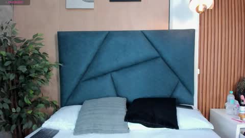 Victoria Harris online show from November 11, 12:38 pm