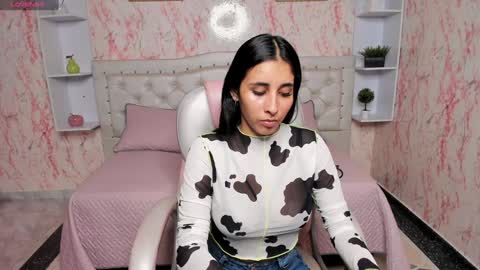 Victoria Houston  online show from January 2, 7:18 pm