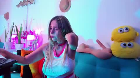 Victoria  online show from February 5, 1:04 am