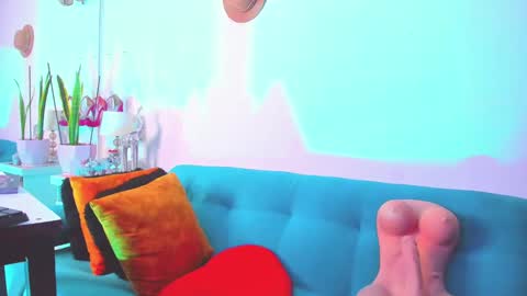 Victoria  online show from February 6, 10:43 pm