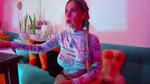 Victoria  online show from February 7, 7:06 pm