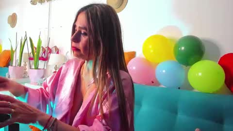 Victoria  online show from February 14, 10:58 pm