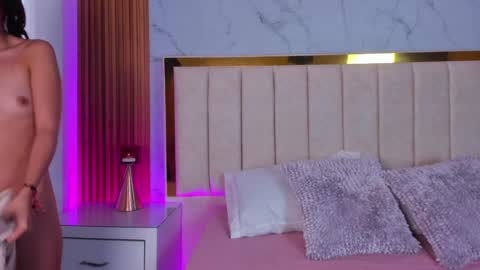 Snapshot of victoria_joliegb chatting on December 12, 12:33 pm Victoria Lozano online show from December 12, 12:33 pm