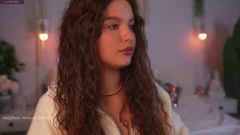 Snapshot of victoria_karma chatting on September 18, 10:39 am online show from September 18, 10:39 am