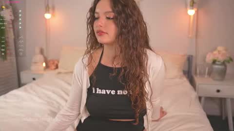 Snapshot of victoria_karma chatting on September 25, 2:21 pm online show from September 25, 2:21 pm