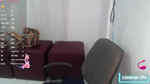 Snapshot of victoria_milf06 chatting on February 18, 2:05 am victoria online show from February 18, 2:05 am