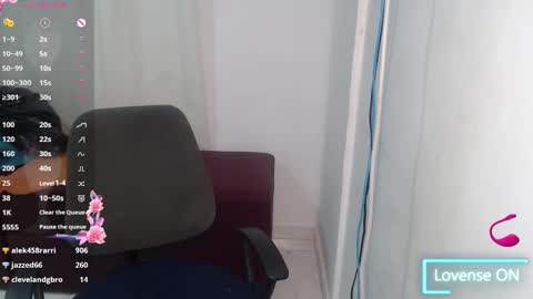 Snapshot of victoria_milf06 chatting on February 24, 9:32 am victoria online show from February 24, 9:32 am