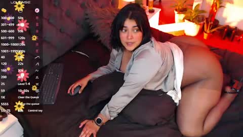 Snapshot of victoria_monteroo chatting on May 2, 1:54 am Call me Vic online show from May 2, 1:54 am