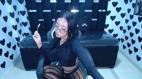 Victoria  online show from February 12, 7:35 pm