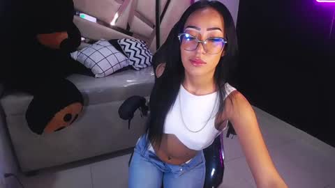 Victoria  online show from February 25, 5:04 pm