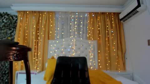 victoria_sweets_ online show from November 13, 9:03 pm