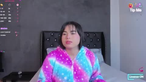 Snapshot of victoria_vallejo_01 chatting on July 4, 12:00 pm Victoria online show from July 4, 12:00 pm