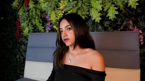 victoriaa2_doll online show from May 7, 11:59 am