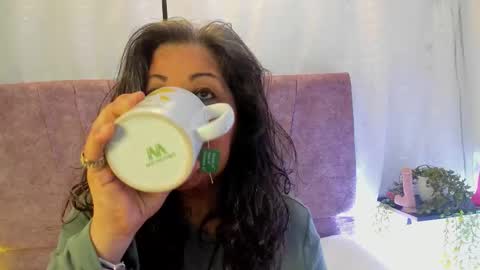 victoriaa_anderson_ online show from March 9, 1:15 pm