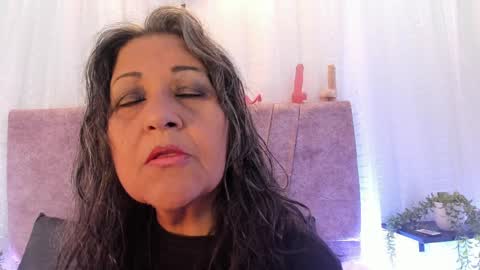 victoriaa_anderson_ online show from April 1, 2:25 pm