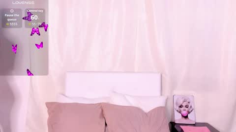 Snapshot of victoriaa_zans chatting on December 16, 9:25 am Victoria Zans online show from December 16, 9:25 am