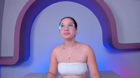 Vicky online show from December 15, 7:40 pm