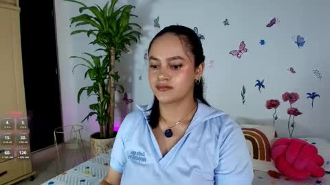 Snapshot of victoriablack_ chatting on April 12, 7:19 pm Victoria online show from April 12, 7:19 pm