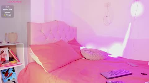 Victoria online show from December 2, 11:26 am