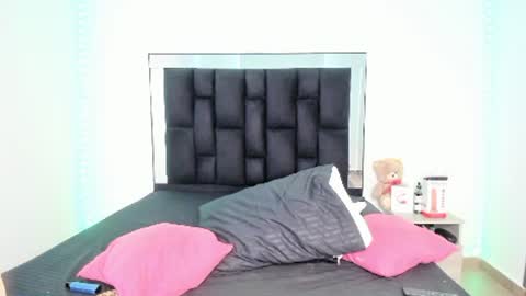 VICTORIA online show from February 25, 3:05 pm