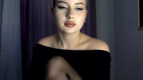 Snapshot of victoriacrystal_ chatting on September 25, 8:12 pm victoriacrystal_ online show from September 25, 8:12 pm