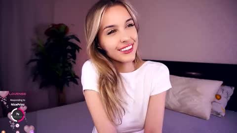 Anasteisha  Day Helen  Night online show from October 3, 7:44 pm