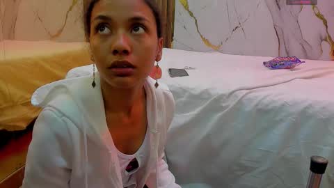 Snapshot of victoriaduarte chatting on December 15, 8:57 pm Victoria online show from December 15, 8:57 pm