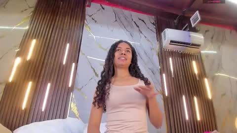 Snapshot of victoriaduarte chatting on December 18, 8:26 pm Victoria online show from December 18, 8:26 pm