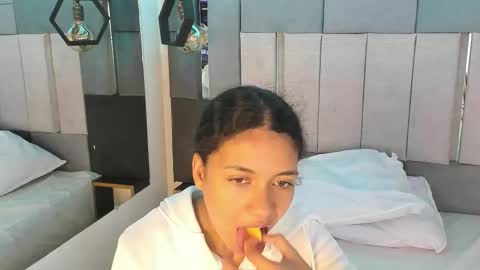 Victoria  online show from February 13, 8:05 pm