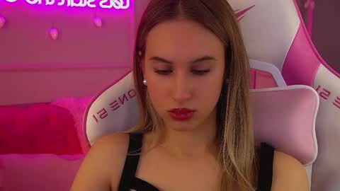 Victoria online show from December 15, 6:34 pm