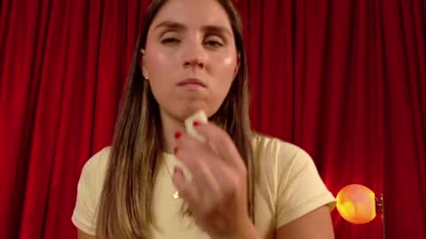 VictoriaNova online show from April 18, 5:50 pm