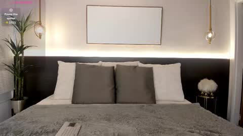 Victoria Shelby  online show from October 5, 11:52 am