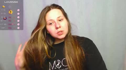 victoriassecrets_ online show from October 3, 1:41 pm