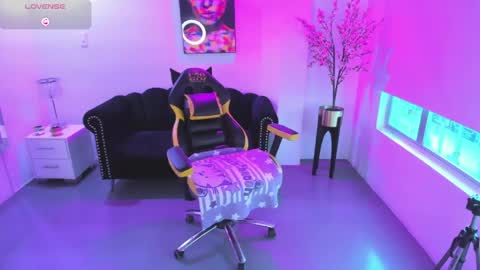 Victoria.  online show from May 21, 12:23 pm