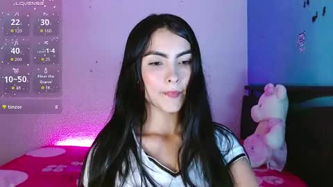victoriia_henao_ online show from February 4, 5:35 am