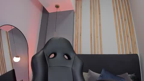 Snapshot of victoriia_vixen chatting on July 16, 9:54 pm Victoria Vixen online show from July 16, 9:54 pm