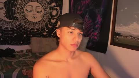 Snapshot of victorino_jhonson chatting on December 4, 4:54 am Victorino Jhonson online show from December 4, 4:54 am