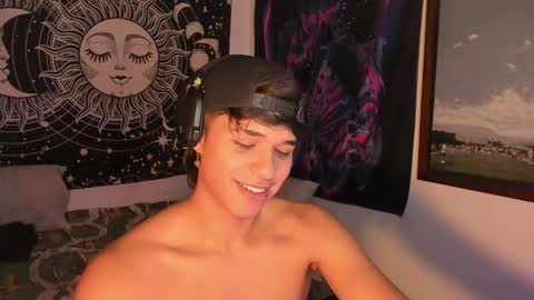 Snapshot of victorino_jhonson chatting on December 12, 4:15 am Victorino Jhonson online show from December 12, 4:15 am