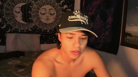 Snapshot of victorino_jhonson chatting on December 25, 1:20 am Victorino Jhonson online show from December 25, 1:20 am