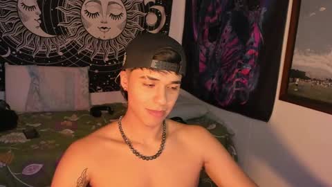 Snapshot of victorino_jhonson chatting on December 27, 4:36 am Victorino Jhonson online show from December 27, 4:36 am