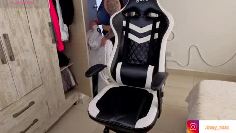 V  I C  T O R I A  online show from March 14, 6:57 pm