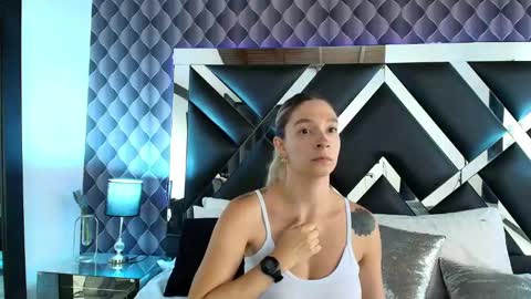 victtoria lee online show from February 17, 11:09 pm