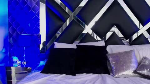 victtoria lee online show from February 28, 9:01 pm