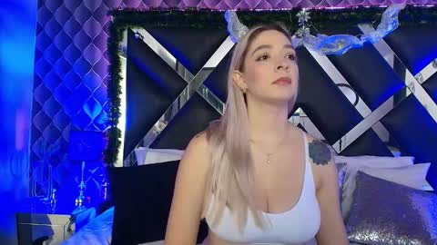 victtoria lee online show from December 4, 7:55 pm