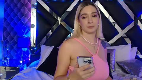 victtoria lee online show from May 15, 11:01 pm